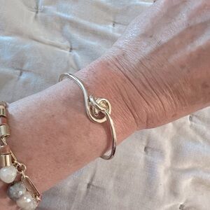 Kendra Scott Love Knot cuff in gold- like new!